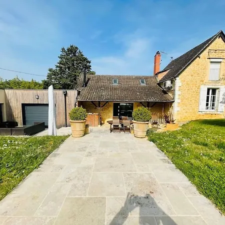 Propriete*piscine*sarlat 别墅